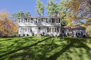 4 Deerfield Road, Medway, MA 02053