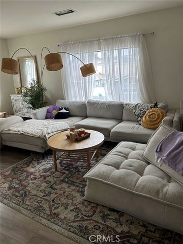 608 olive Avenue, Huntington Beach, CA 92648