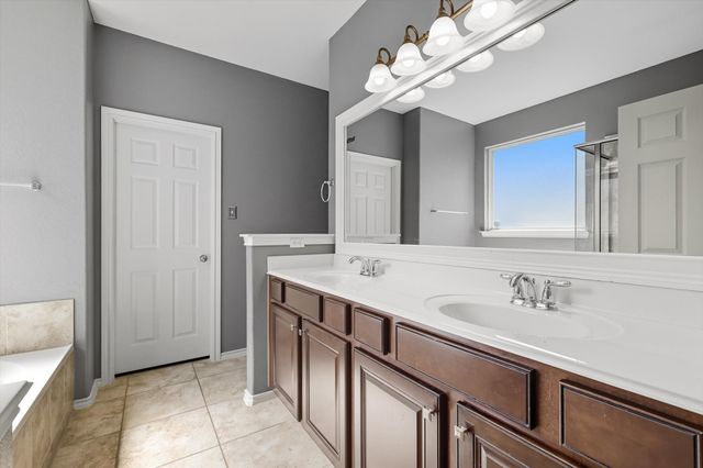 9205 Marble Falls Drive, Arlington, TX 76002