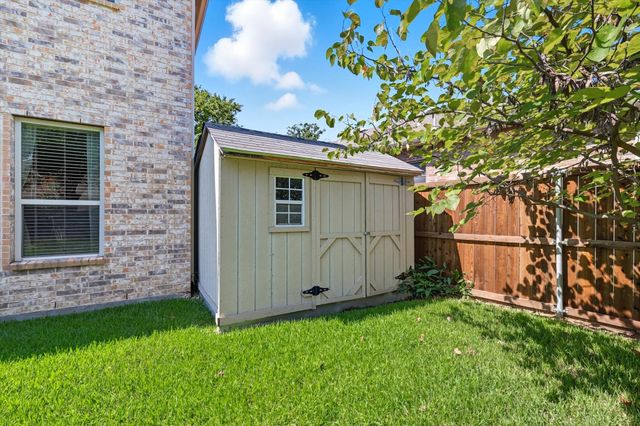9205 Marble Falls Drive, Arlington, TX 76002