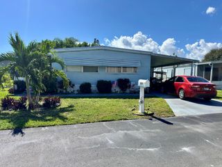 277 Kingfisher Avenue, Fort Pierce, FL 34982