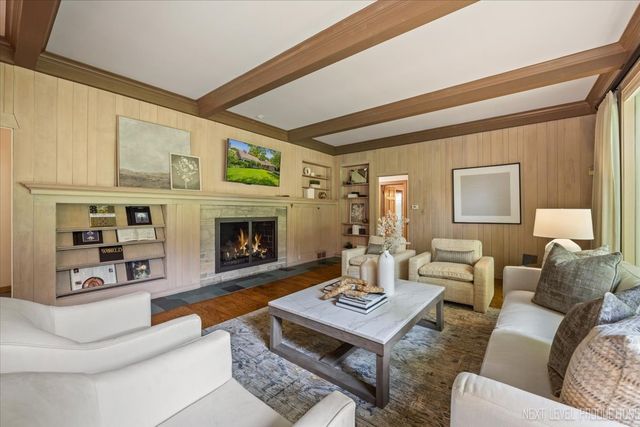 301 Country Club Place, Geneva, IL 60134