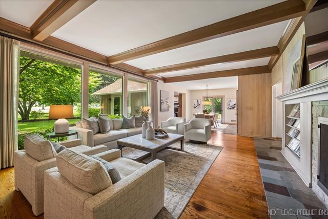 301 Country Club Place, Geneva, IL 60134