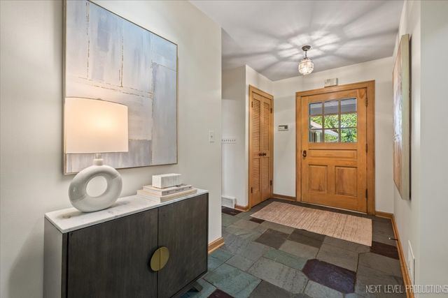 301 Country Club Place, Geneva, IL 60134