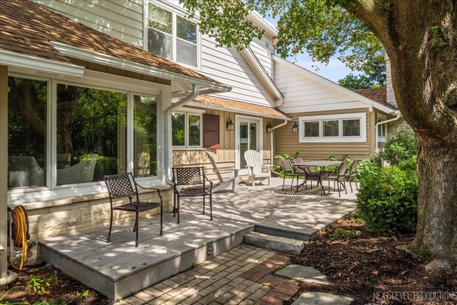 301 Country Club Place, Geneva, IL 60134