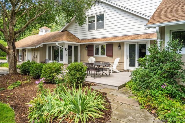 301 Country Club Place, Geneva, IL 60134