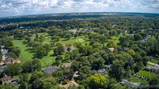 301 Country Club Place, Geneva, IL 60134