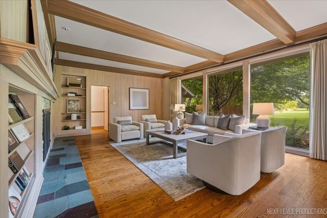 301 Country Club Place, Geneva, IL 60134