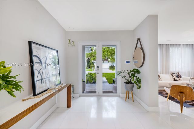 5602 SW 65th Ct, South Miami, FL 33143