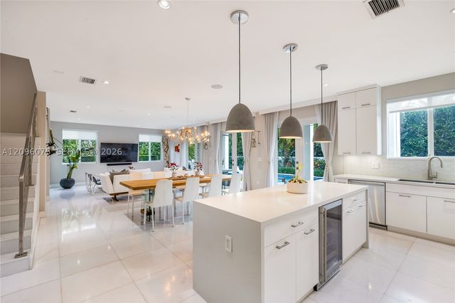 5602 SW 65th Ct, South Miami, FL 33143