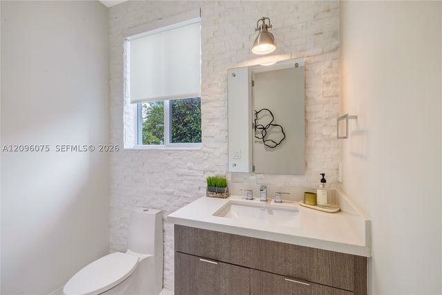 5602 SW 65th Ct, South Miami, FL 33143