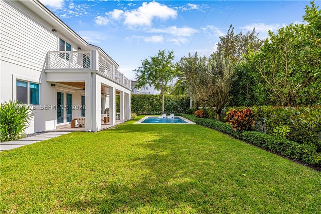 5602 SW 65th Ct, South Miami, FL 33143