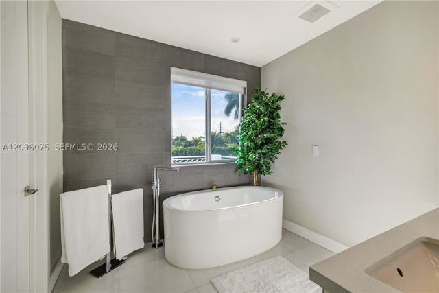5602 SW 65th Ct, South Miami, FL 33143