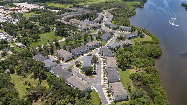 528 VINCINDA CREST WAY, Tampa, FL 33619