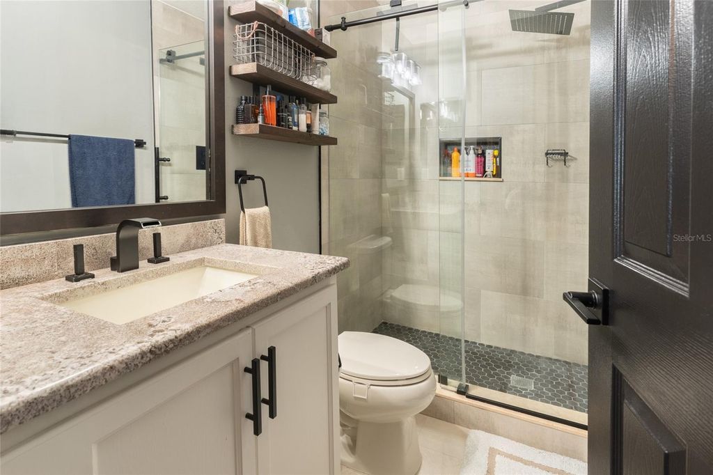 Image 27 of property listing at 528 VINCINDA CREST WAY, Tampa, FL 33619