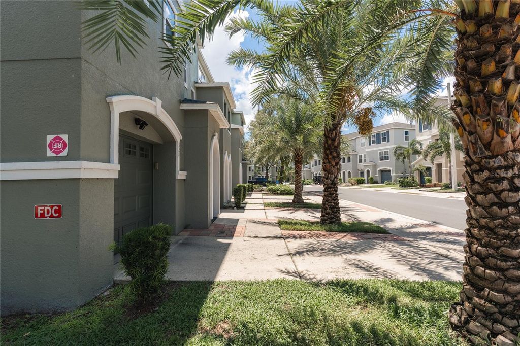 Image 39 of property listing at 528 VINCINDA CREST WAY, Tampa, FL 33619