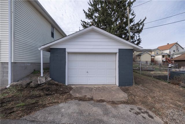 433 Lloyd Ave, Latrobe, PA 15650