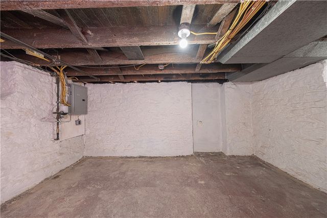 433 Lloyd Ave, Latrobe, PA 15650