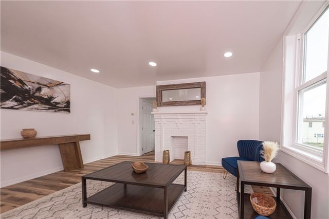 433 Lloyd Ave, Latrobe, PA 15650