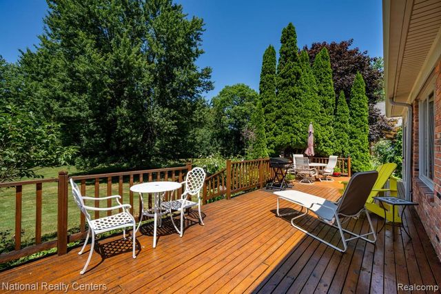 3128 Charlwood Drive, Rochester Hills, MI 48306