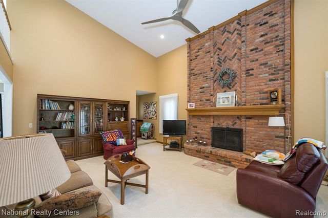 3128 Charlwood Drive, Rochester Hills, MI 48306
