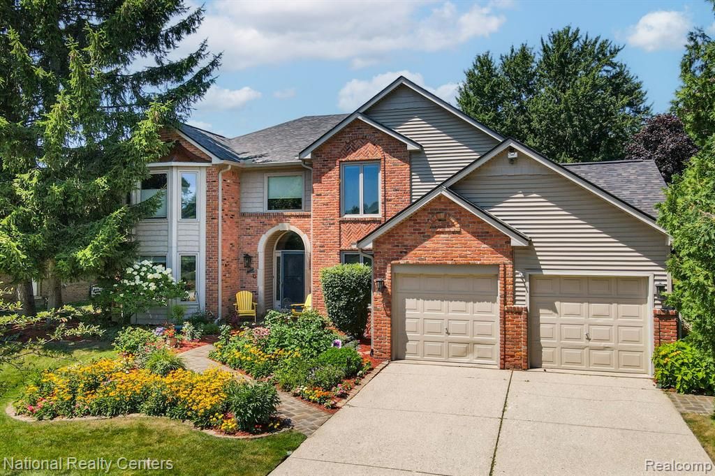 3128 Charlwood Drive, Rochester Hills, MI 48306