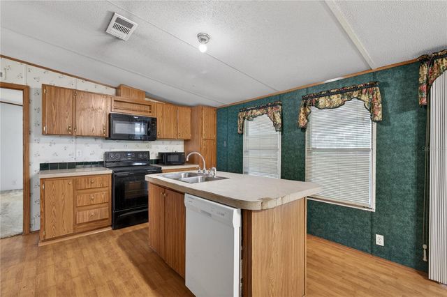 17285 SE 248TH TERRACE, Umatilla, FL 32784