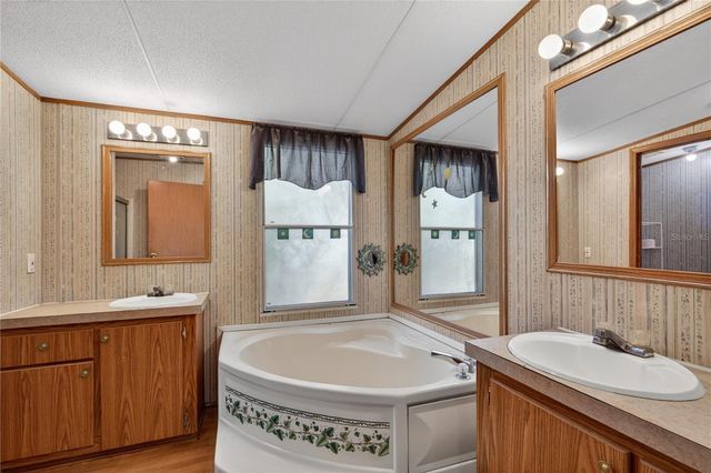 17285 SE 248TH TERRACE, Umatilla, FL 32784