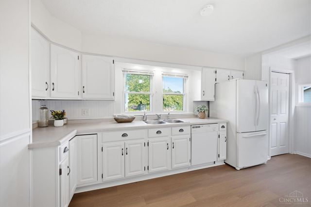 4824 Fairview Avenue, Cincinnati, OH 45242