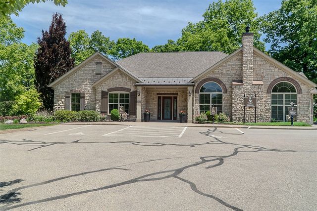 873 Bridge Crest Drive 8, Ada, MI 49301