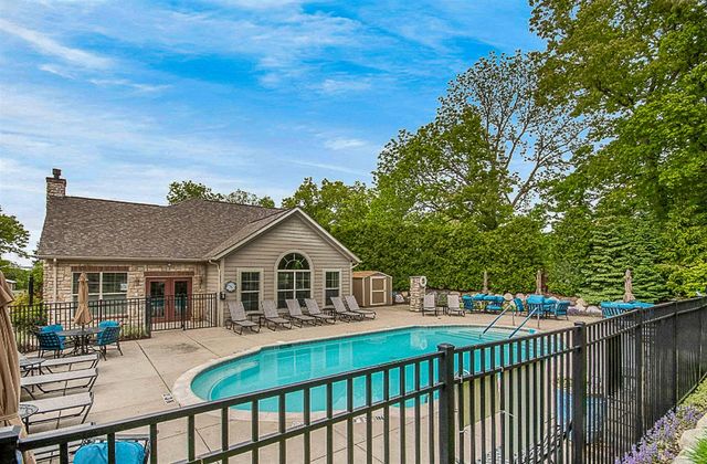 873 Bridge Crest Drive 8, Ada, MI 49301