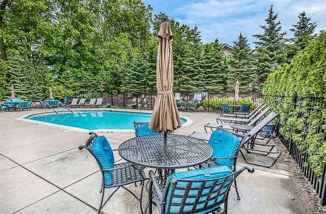 873 Bridge Crest Drive 8, Ada, MI 49301