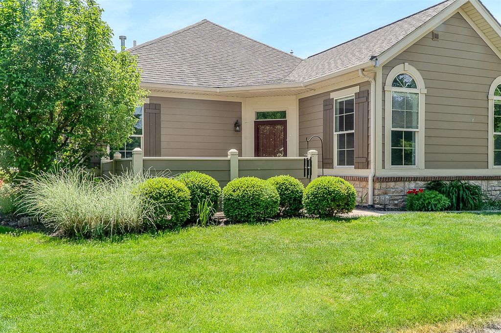 873 Bridge Crest Drive 8, Ada, MI 49301
