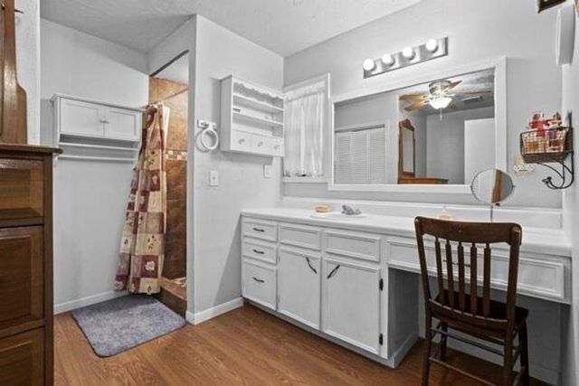 4902 Magnolia Lane, Old River-winfree, TX 77535