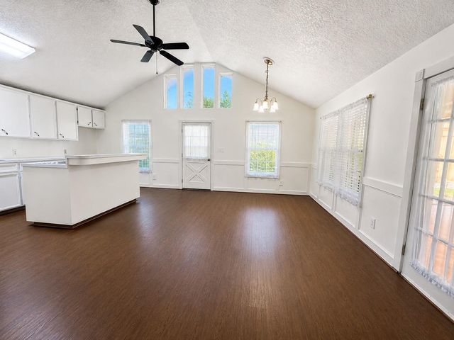 4902 Magnolia Lane, Old River-winfree, TX 77535