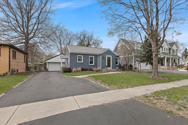 418 Bonnie Brae Avenue, Itasca, IL 60143