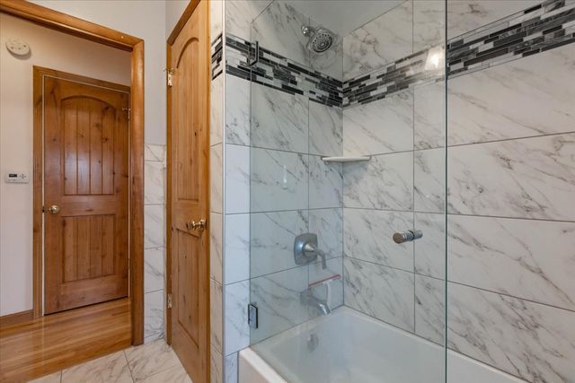 418 Bonnie Brae Avenue, Itasca, IL 60143