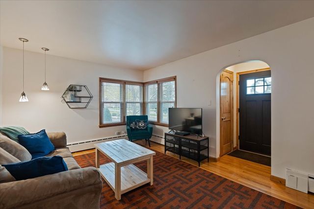 418 Bonnie Brae Avenue, Itasca, IL 60143