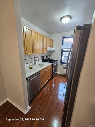 6384 Saunders Street 3A, Rego Park, NY 11374