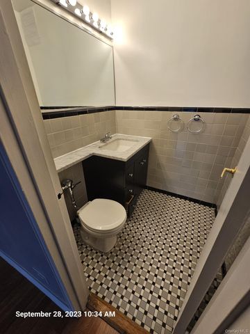 6384 Saunders Street 3A, Rego Park, NY 11374