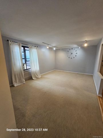 6384 Saunders Street 3A, Rego Park, NY 11374