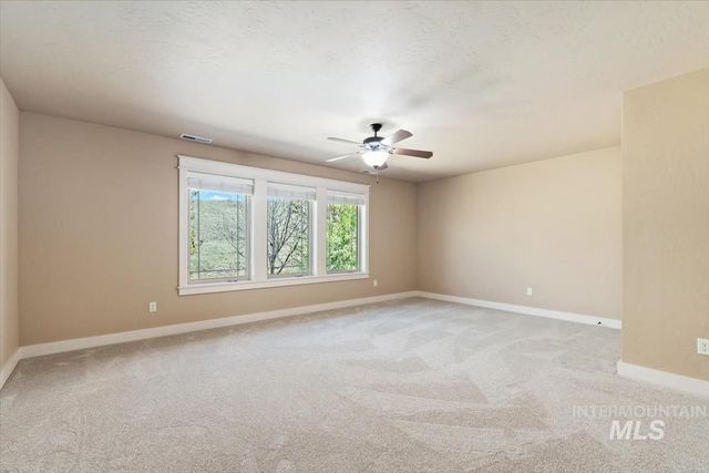 11872 N Humphreys Pl, Boise, ID 83714