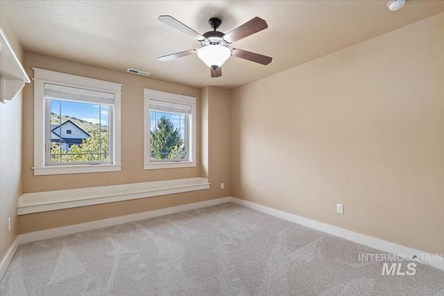11872 N Humphreys Pl, Boise, ID 83714