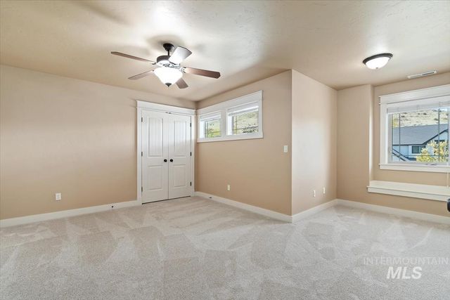 11872 N Humphreys Pl, Boise, ID 83714