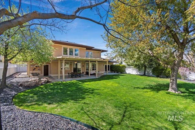 11872 N Humphreys Pl, Boise, ID 83714