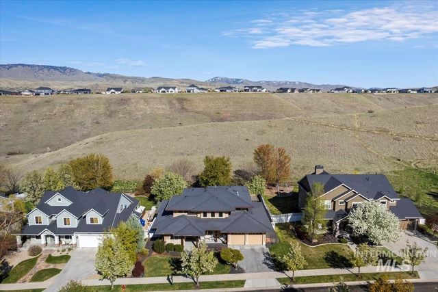 11872 N Humphreys Pl, Boise, ID 83714