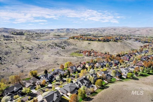 11872 N Humphreys Pl, Boise, ID 83714