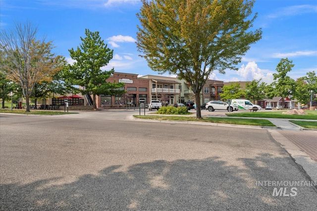 11872 N Humphreys Pl, Boise, ID 83714