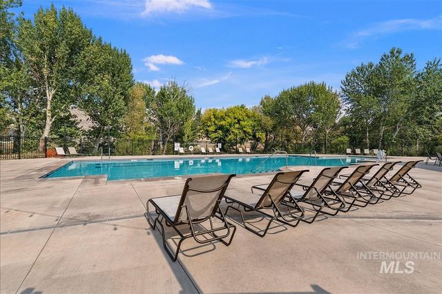 11872 N Humphreys Pl, Boise, ID 83714