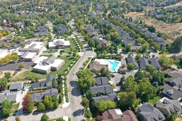 11872 N Humphreys Pl, Boise, ID 83714